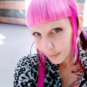 Meet your Posher, Nicole iris